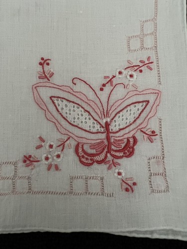 Vintage Hankie Butterfly Straight Edge Handkerchief White Pink Hankerchief - Picture 2 of 4