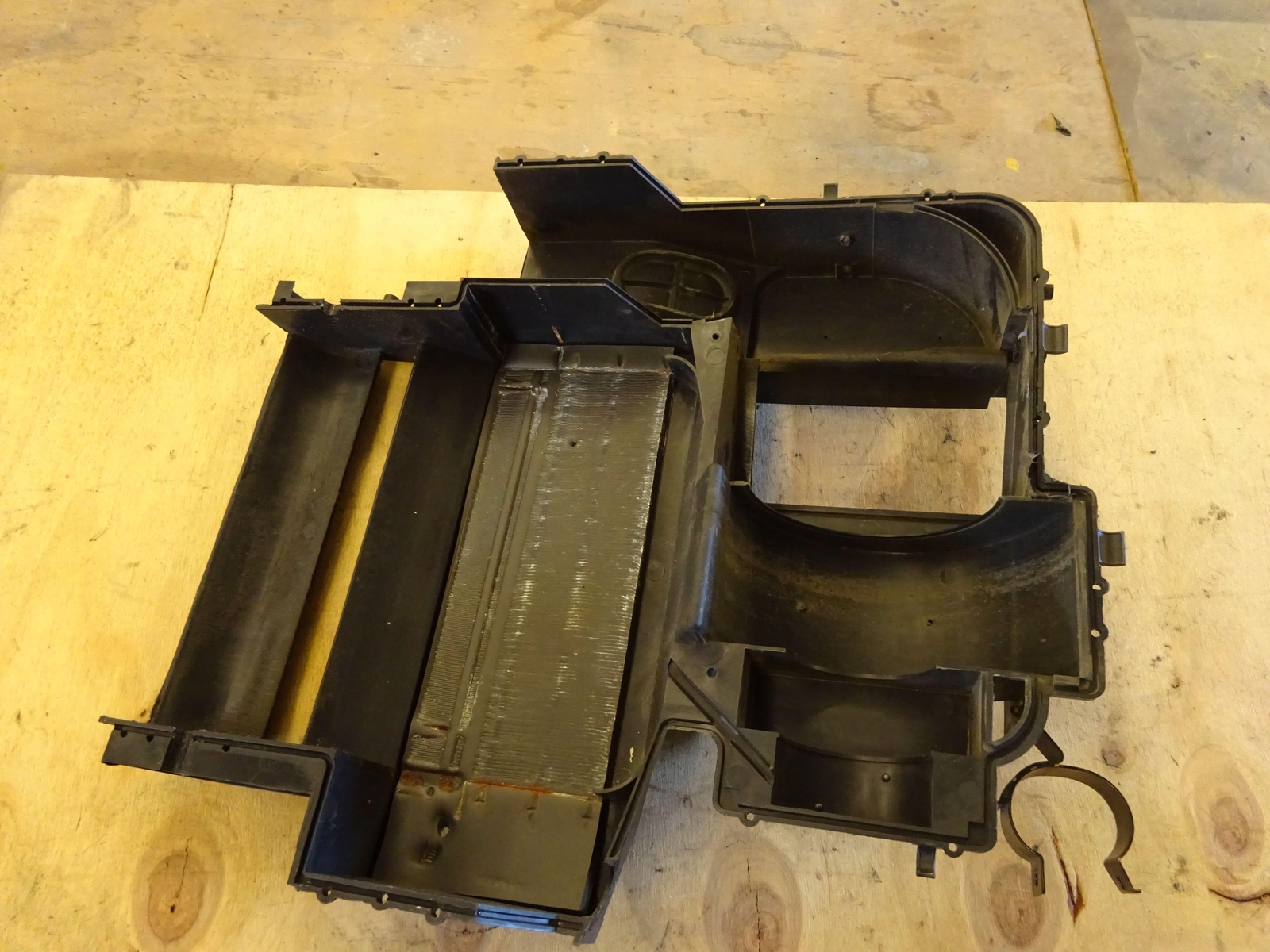 HEATER BOX HOUSING UPPER FERRARI F355 95