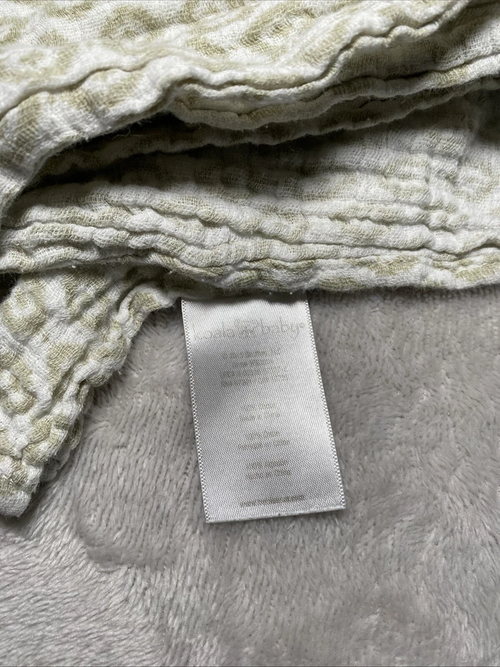 Manta bebé Koala blanca verde oliva manchada muselina envoltura Lovey 40"x44" Foto 4 de 4