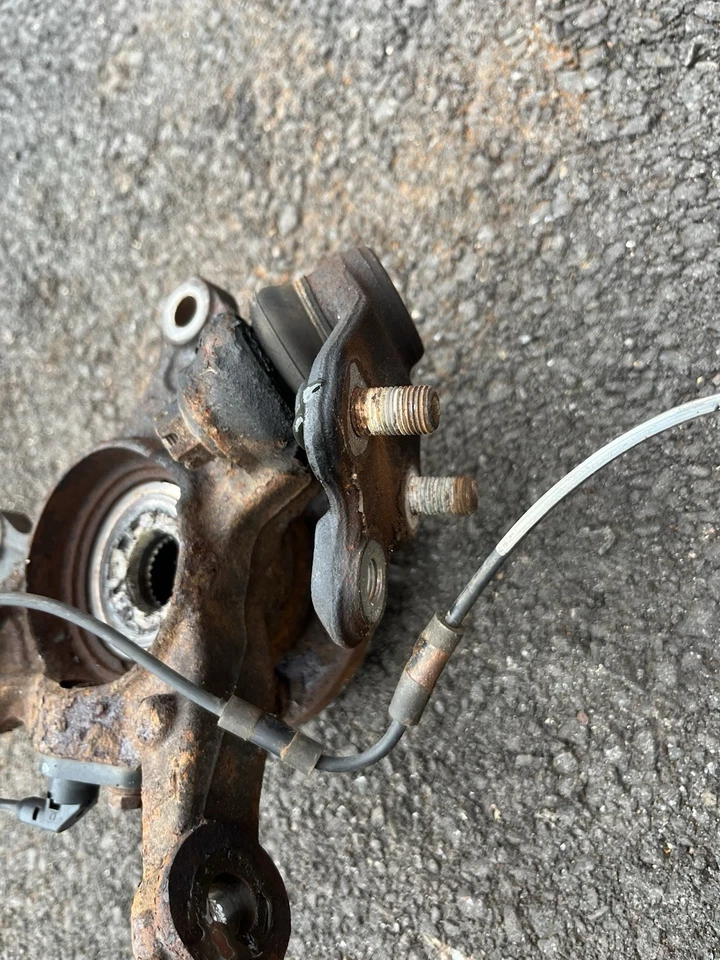 #164. FRONT DRIVER SPINDLE KNUCKLE FOR TOYOTA COROLLA 2010-2013 - Image 3 of 4