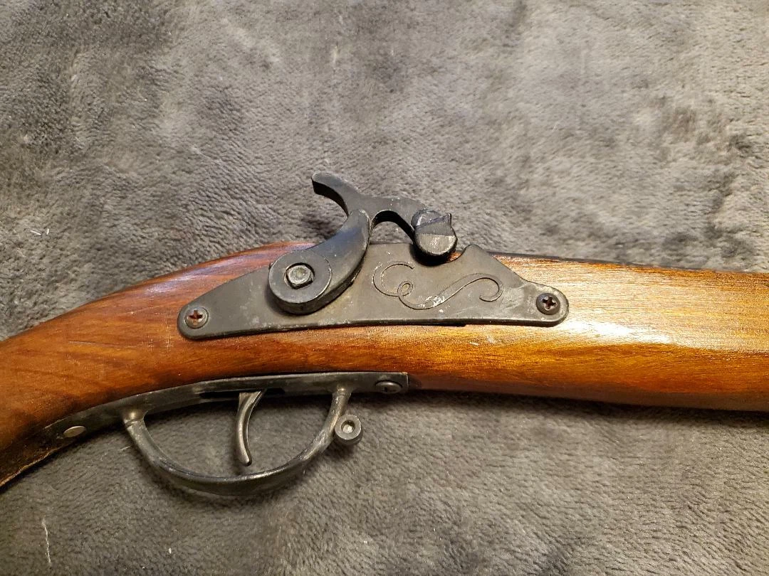 VINTAGE BLACK POWDER FLINTLOCK STYLE WOODEN TOY CAP GUN PISTOL
