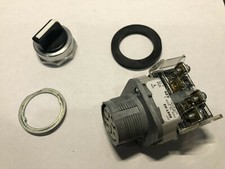 Allen Bradley 800T-H2 Two Position Maintained Selector Switch