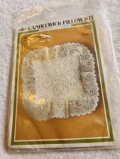 CANDLEWICK PILLOW KIT #SA01 HEARTS & FLOWERS.   7" x 7" by M.H. YARNS. New. 
