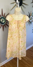 VTG 60s Trillium Lord Taylor Small Floral Print  Nylon Short Nightgown