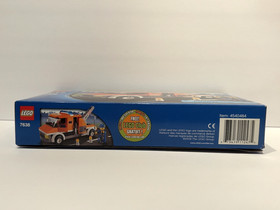 Brand New Sealed LEGO CITY - Tow Truck with Driver - Set 7638 - 129 Pieces