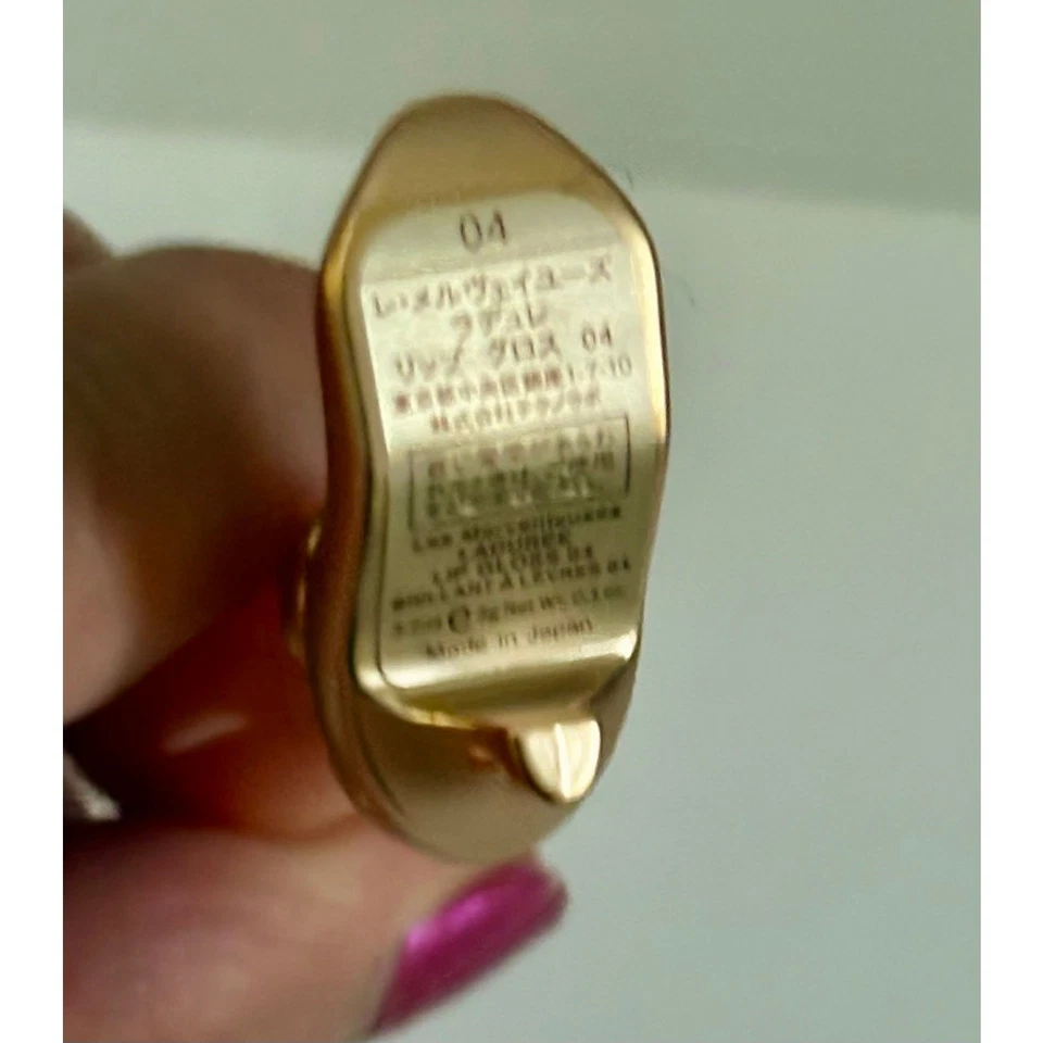 Brillo de labios Ladurée Les Merveilleuses 04 | Diseño de pierna coleccionable edición limitada  Foto 4 de 4