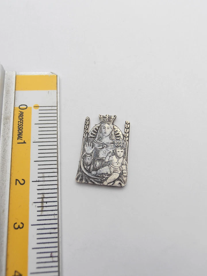 Madonna dell' Aiuto di Busto Arsizio : Spilla da giacca in Argento 925 - Maria - Immagine 3 di 3