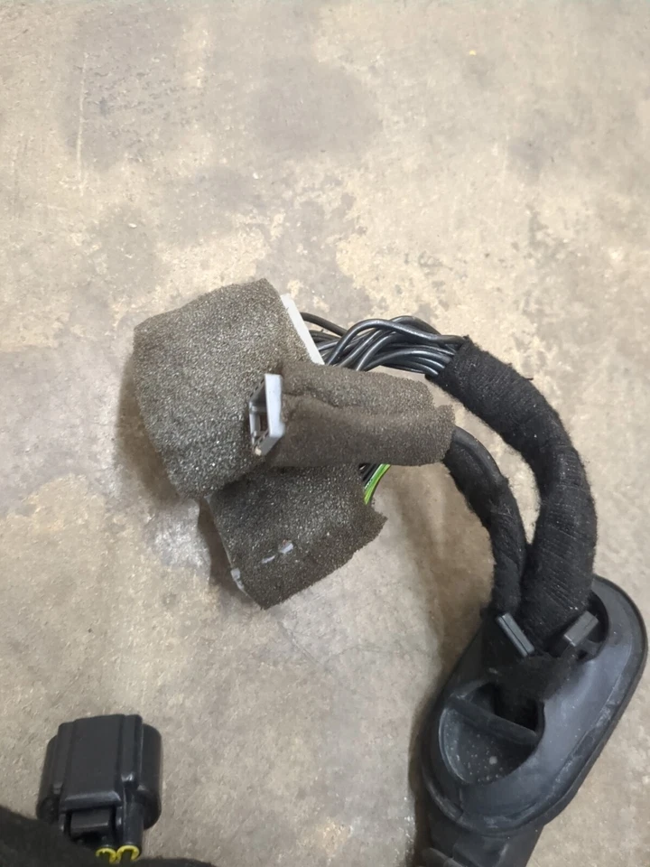 RANGE ROVER EVOQUE 2011-15 OFFSIDE/RIGHT FRONT DOOR WIRING LOOM (5 DOOR) O2093 - Image 4 of 4