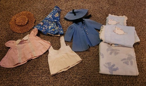 Antike bis Vintage Baby Puppenkleidung & Zubehör verschiedene Marken Handarbeit SIEHE BILDER