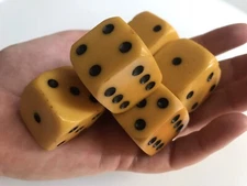 LOT OF 6 BIG BEAUTIFUL VINTAGE ART DECO YELLOW BAKELITE DICES 151G SIMICHROME