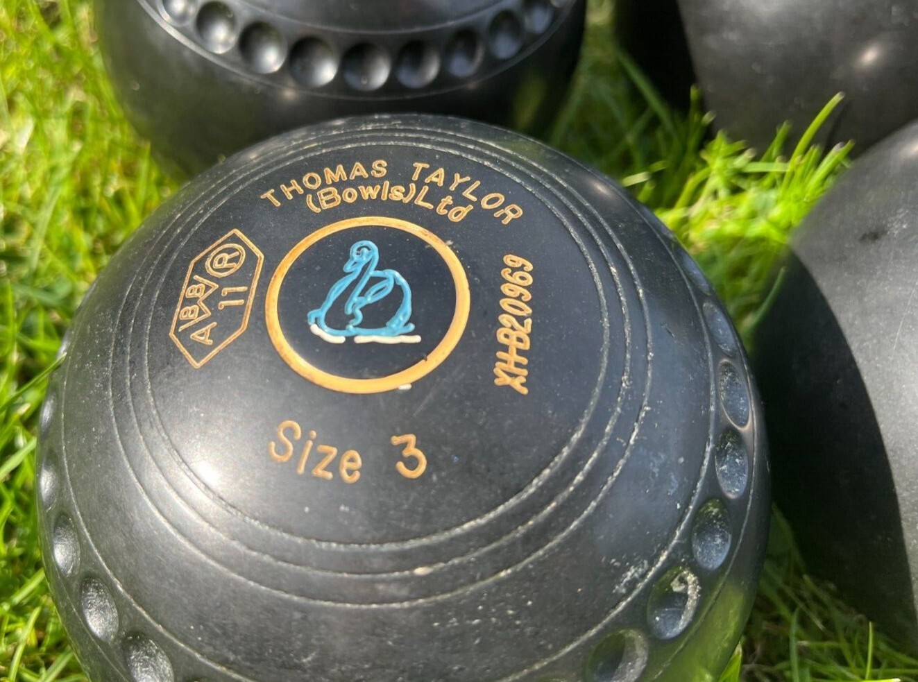 Taylor ACE size 3 Lawn Bowling Balls XHB20969 ABBW11 Blue Swan design