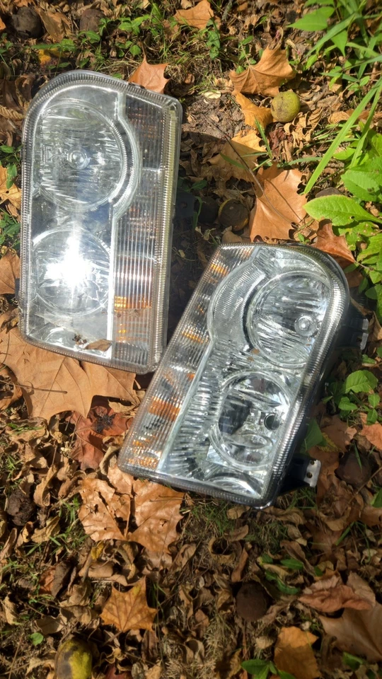 05 faróis do Chrysler 300 - Imagem 2 de 2