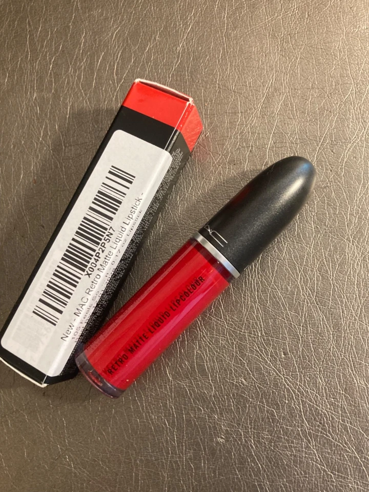 MAC Retro Matte Liquid Lip-Colour 0.17oz/5ml ~ RED ~ #105 Feels So Grand - Image 3 of 4