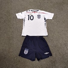 England 2007-09 Home Shirt + Shorts - No. 10 - Michael Owen - (Size: 4/5 - Kids)