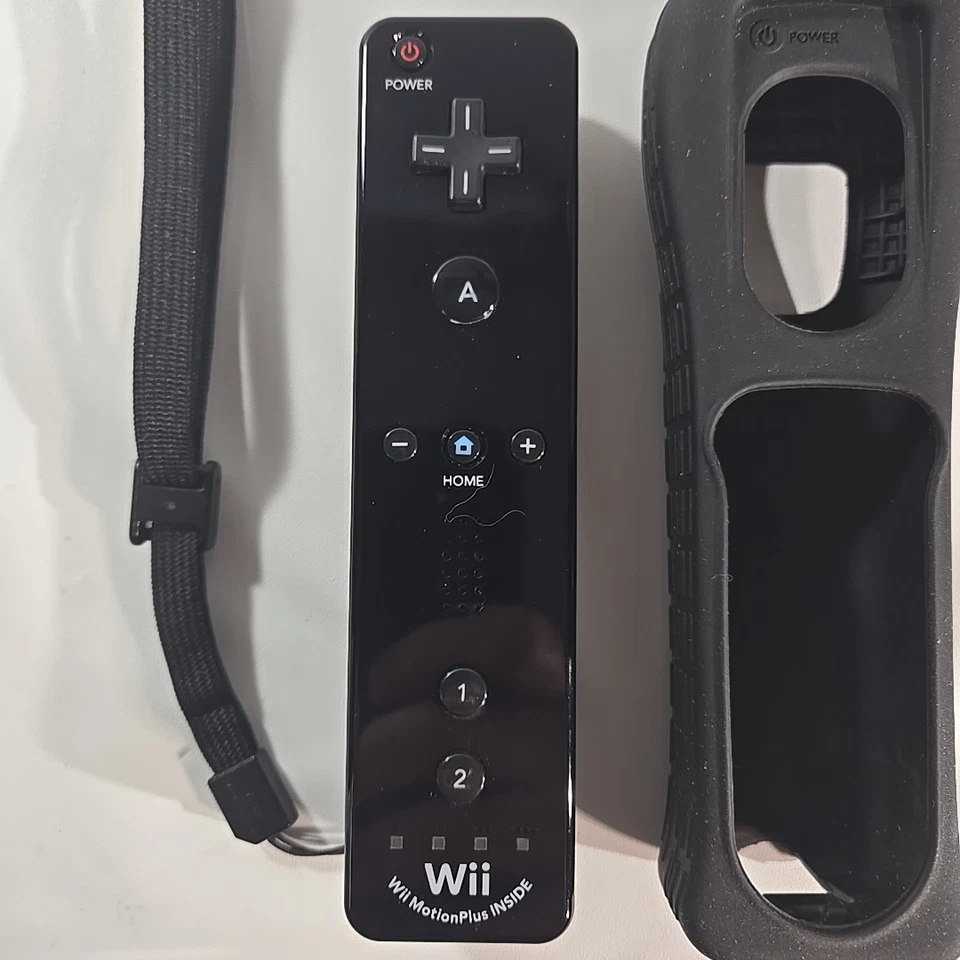 Nintendo Wii & Wii U Wiimote Remote Motion Plus Controller Black - Tested - Image 2 of 4