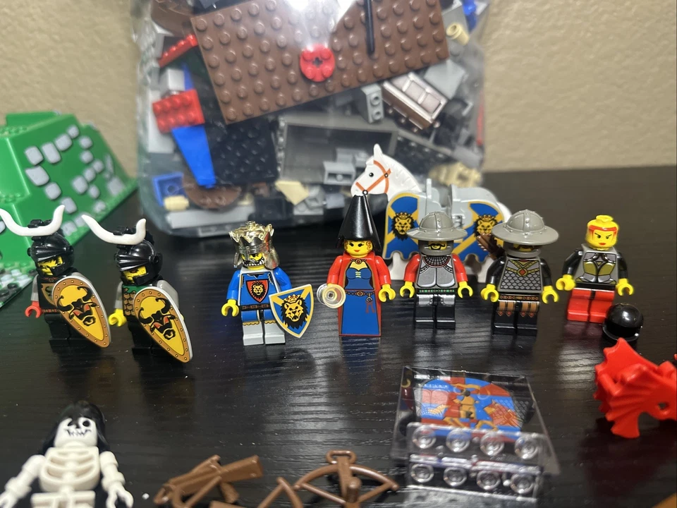 LEGO Caballeros Reino: Castillo del Rey León (6091 / 6098) Faltan 7 piezas L24 Foto 2 de 4