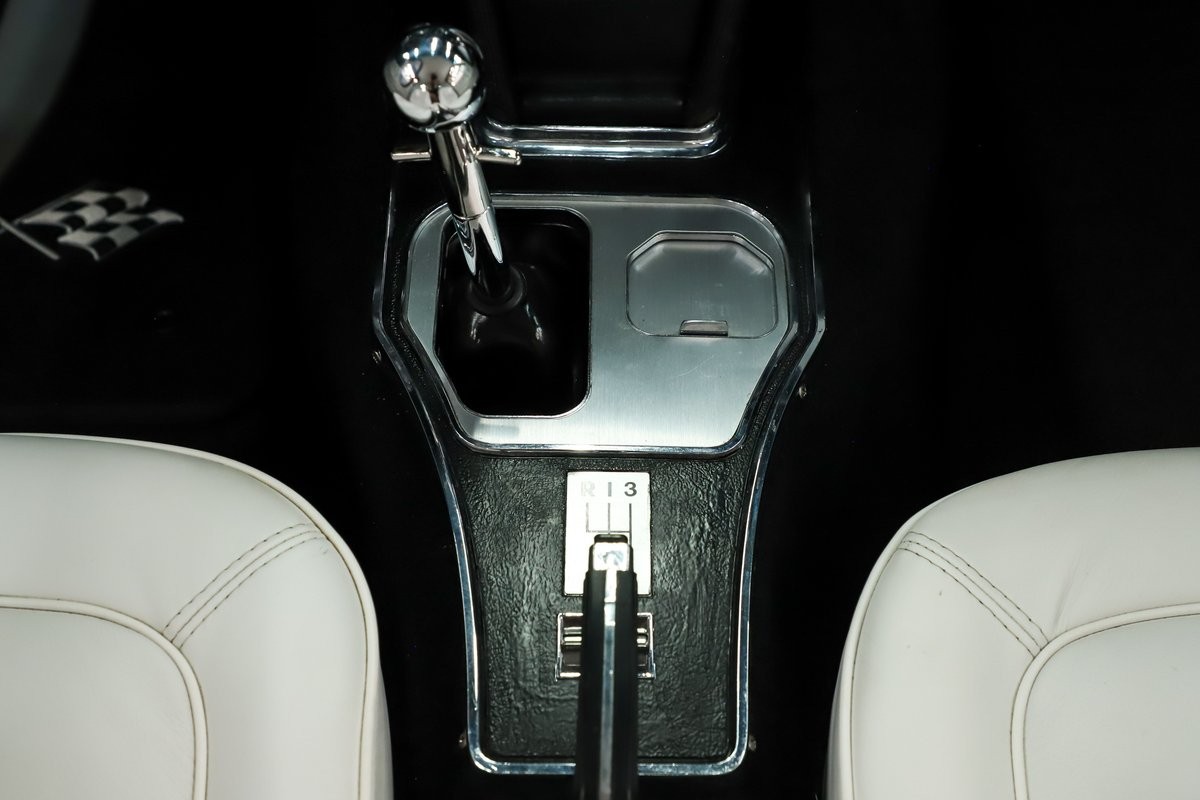 1967 Tuxedo Black Chevrolet Corvette   | C2 Corvette Photo 4