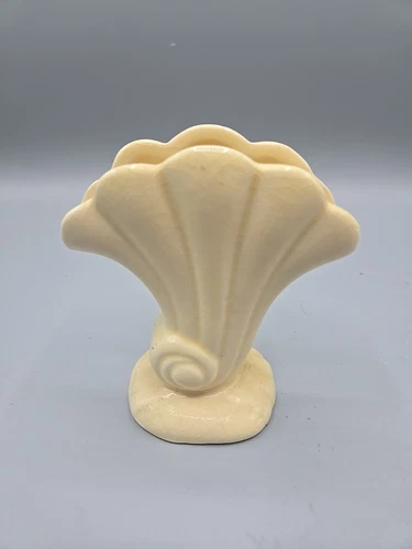 Vintage Red Wing Pottery Art Deco 4-1/2” Yellow Fan Swirl Vase #897