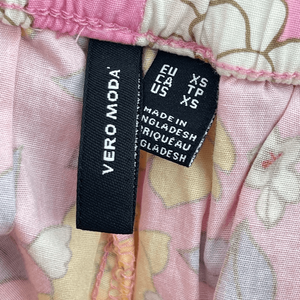 Short Femme Vera Moda Taille 10 - Imprimé Floral Coton, Tour De Taille 31 Pouces, Occasion Très Bon état