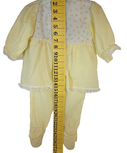 Wiegenlied Land Baby Pyjama groß gelb Blumen Spitze Fuß neu Kaufmanns Etikett - Bild 4 von 12