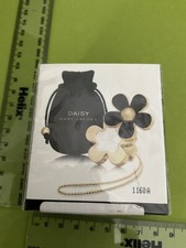 MARC JACOBS DAISY SOLID PERFUME RING KEYRING 0.75g BNIB new RARE FACTORY SEALED