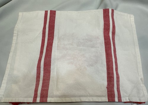 Cupcakes & Cashmere Heart Floral LOVE 17x26” Kitchen Towel Embroidered Valentine - Picture 2 of 3
