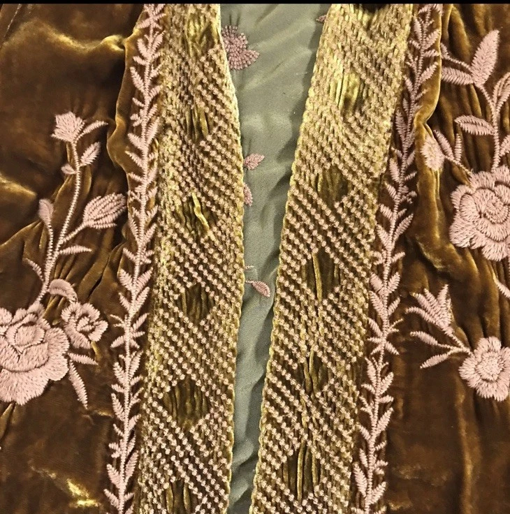 Johnny Was Veludo Bordado Espanador Tamanho L Sumptuoso Cor Caramelo Kimono Grande - Imagem 2 de 4