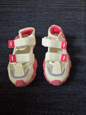 girls' closed-toe breathable mesh sandals in white and pink  Size 12