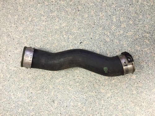 BMW E82 E88 E90 E91 E92 E93 Turbolader Ladeluftleitung 7802753 320d 320xd 120d