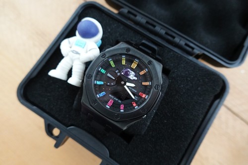 SpaceOak Astronaut Has Fallen Edition - Unique, Handcrafted Sports Watch - Picture 2 of 11