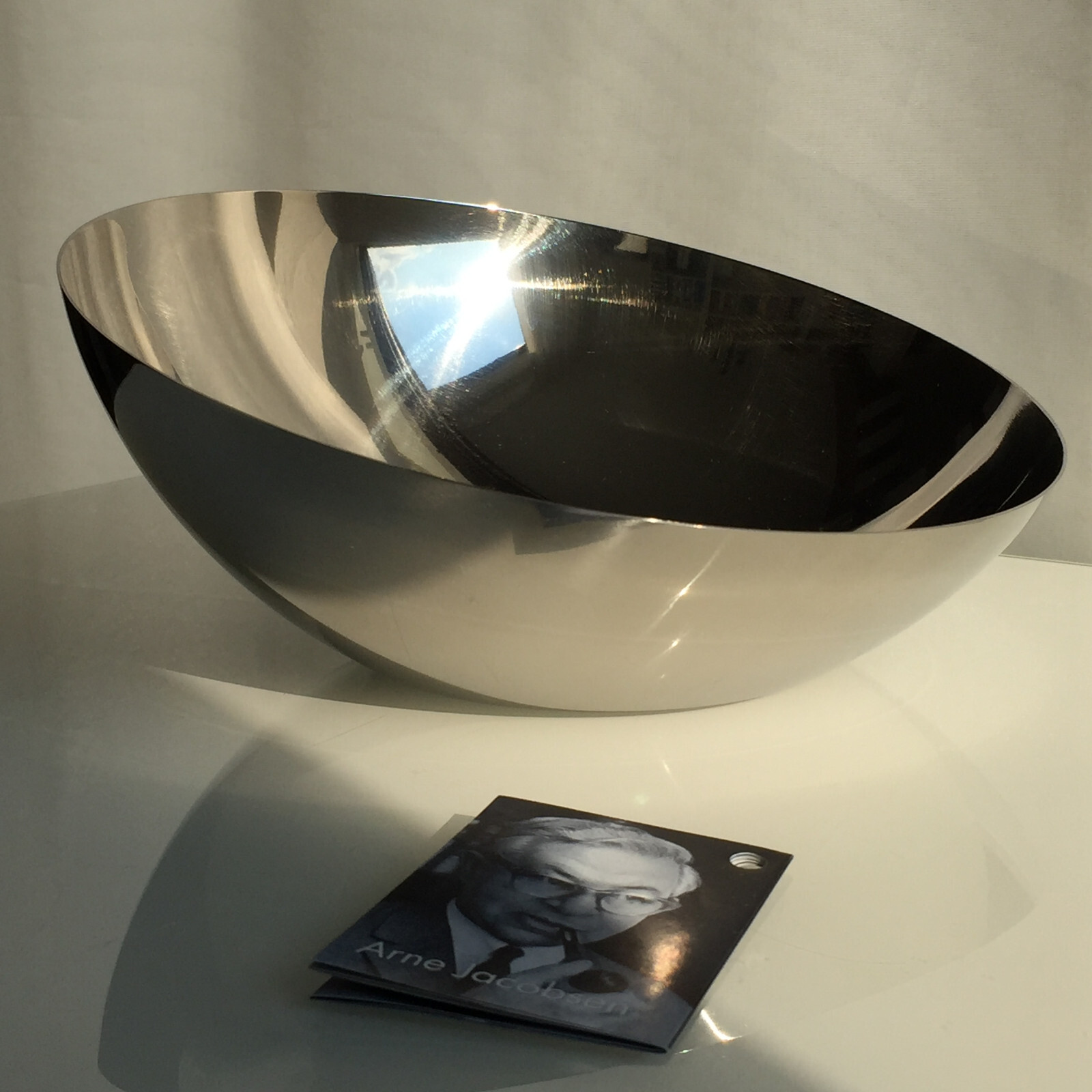 Arne Jacobson Royal Bowl Small. Royal Copenhagen 1959 Design Klassiker.
