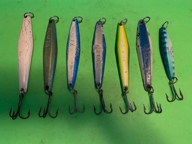 SET OF 7 VINTAGE SALAS LIGHT SURFACE JIGS WITH 7X 6X 5X BABY 5X YO