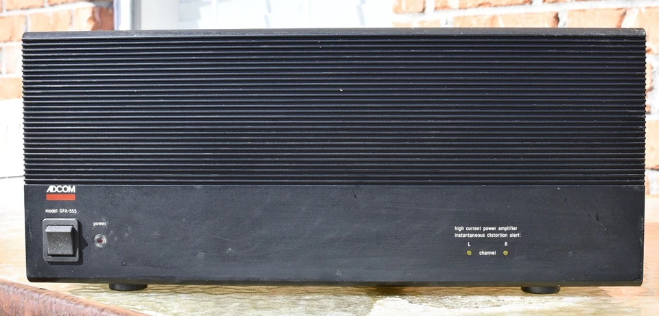 Vintage ADCOM GFA-555 Channel Power Amplifier - Works - Image 2 of 4