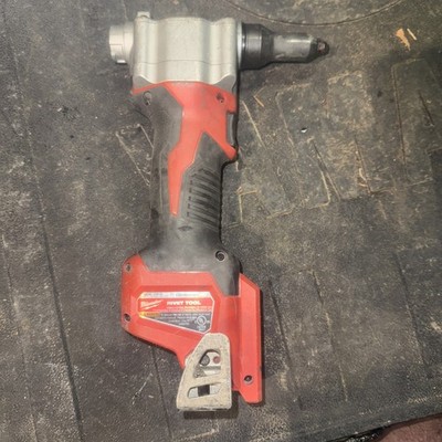 Milwaukee 2550-20 M12 12V Lithium-Ion Cordless Rivet Tool (tool only) No Tips 