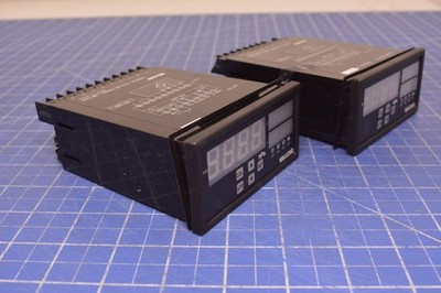 C34GI-SR1-E (LOT OF 2) / DIGITAL COLOR PANEL METER FROM LPAH SK200 18-2 / VALCOM
