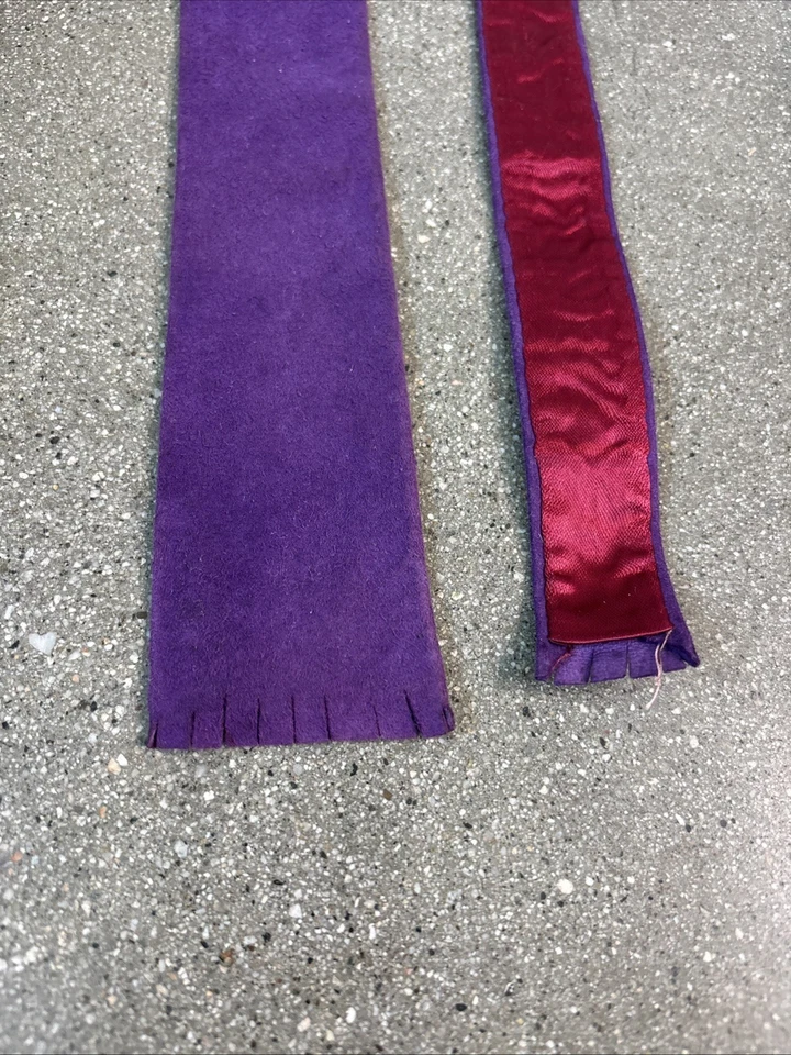 Corbata Lloyd de gamuza morada ultra delgada borde cuello Foto 2 de 4