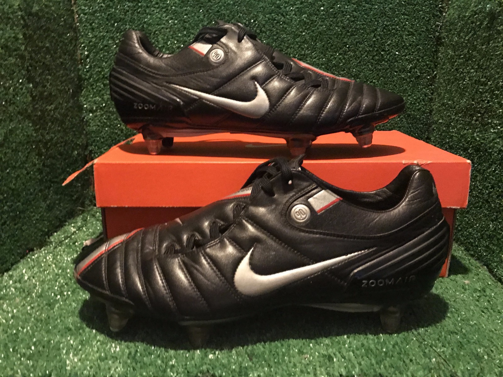 nike air strike football