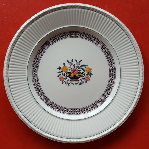 4 Antique Wedgwood England 'Trentham' Red A6770 9" Luncheon Plates. Flower Urn - Bild 3 von 12