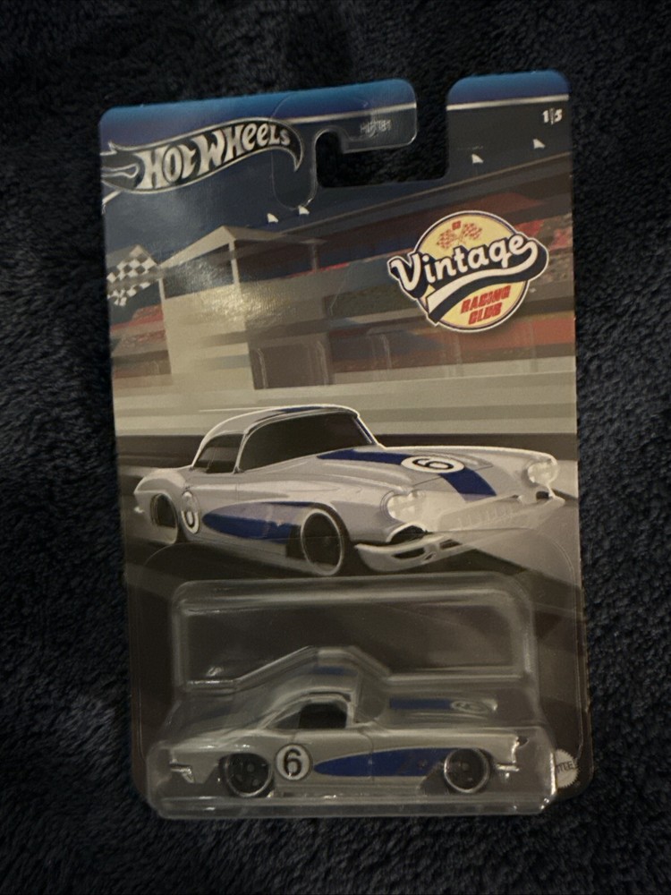 2024 Hot Wheels Vintage Racing Club B, 1962 Corvette 1:64 Diecast Model Car 1/5