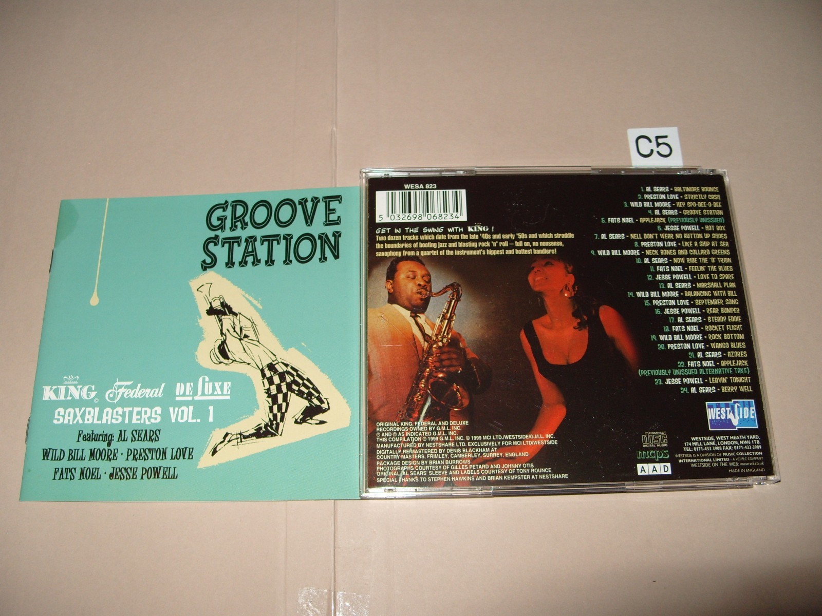 Groove Station, Vol. 1 (1999) cd is Ex / Booklet is very good + condition