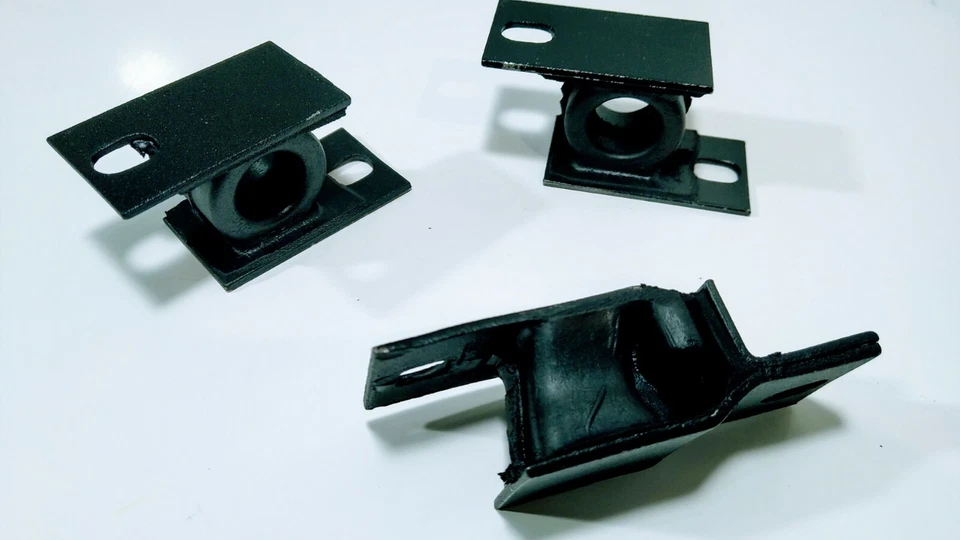 Suzuki Lj80 Exhaust Muffler Rubber Hanger - Image 3 of 4