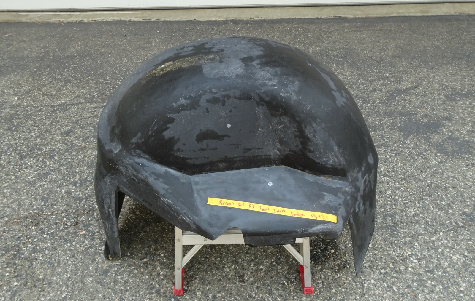 FERRARI 512  84  BBI FRONT RIGHT FENDER INNER LINER OEM FERRARI PARTS 610 234 00