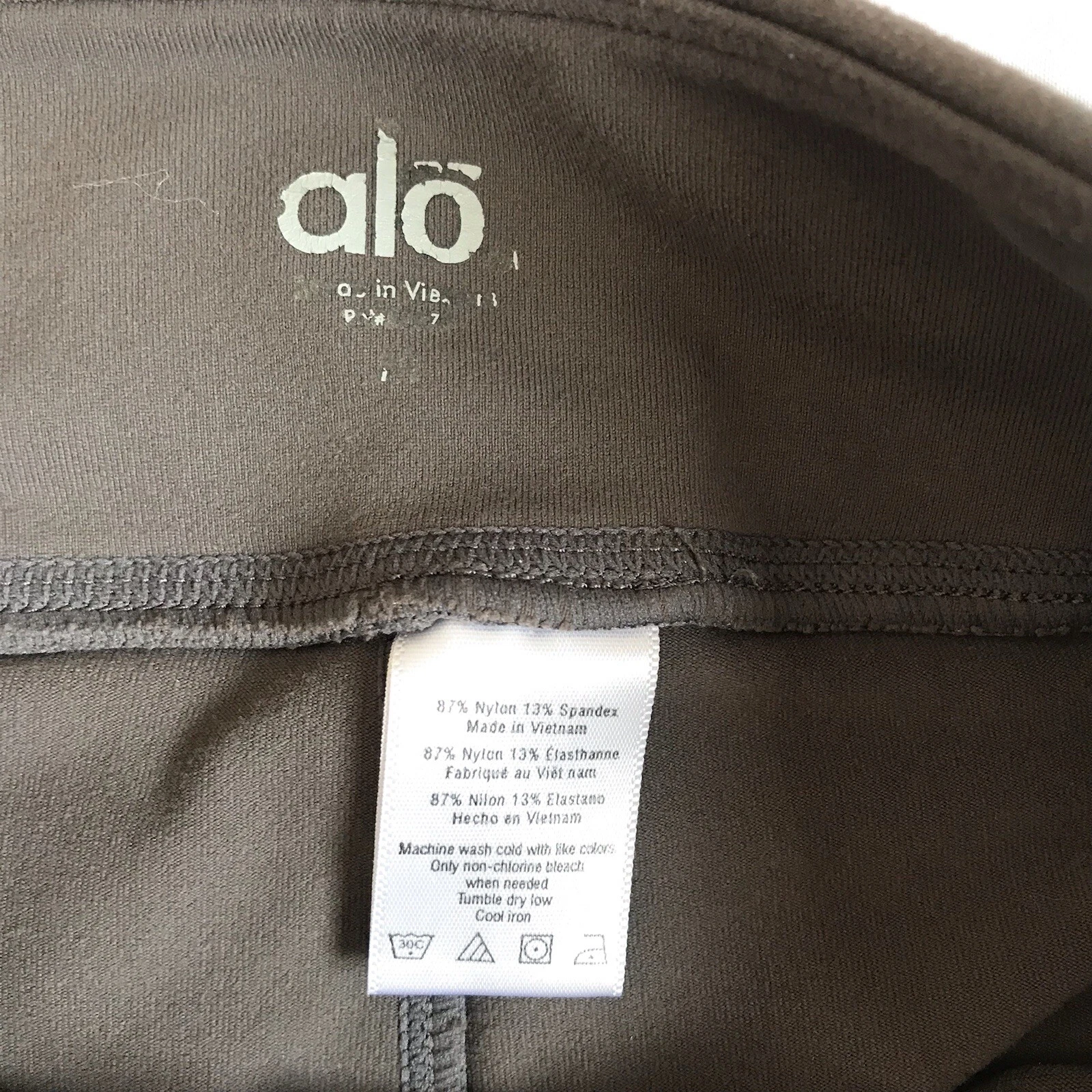 alo-yoga capri cropped mesh hems workout gym leggings