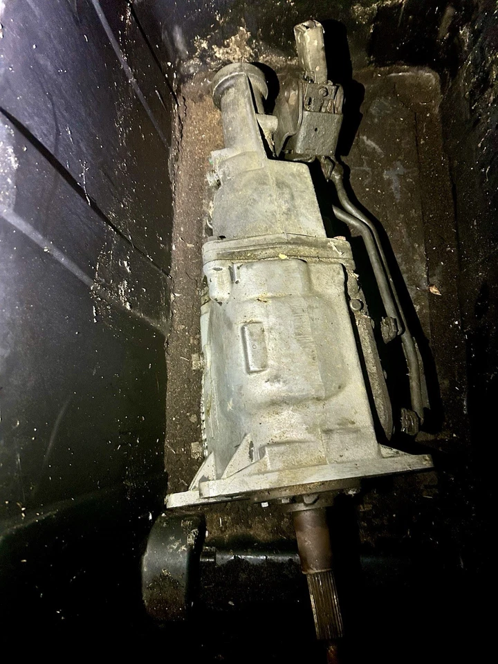 Muncie ROCK CRUSHER 4-Speed Manual Transmission 1969 Model 1978 Case Parts - Image 2 of 2