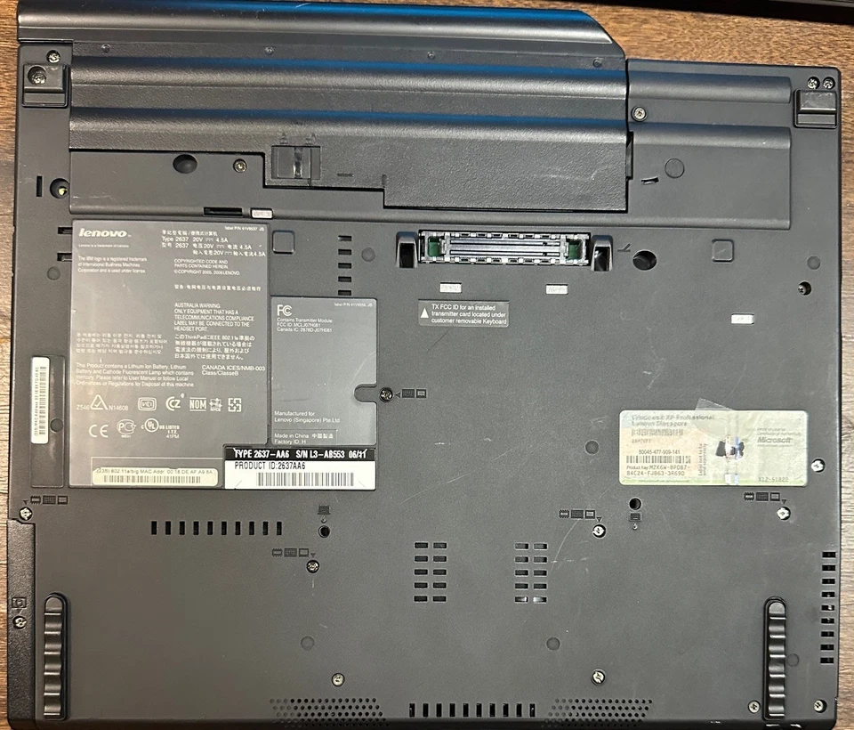 Portátil IBM ThinkPad T60 14" 4GB RAM, 60GB HD, Windows 7 Ultra, incluye cargador Foto 2 de 4