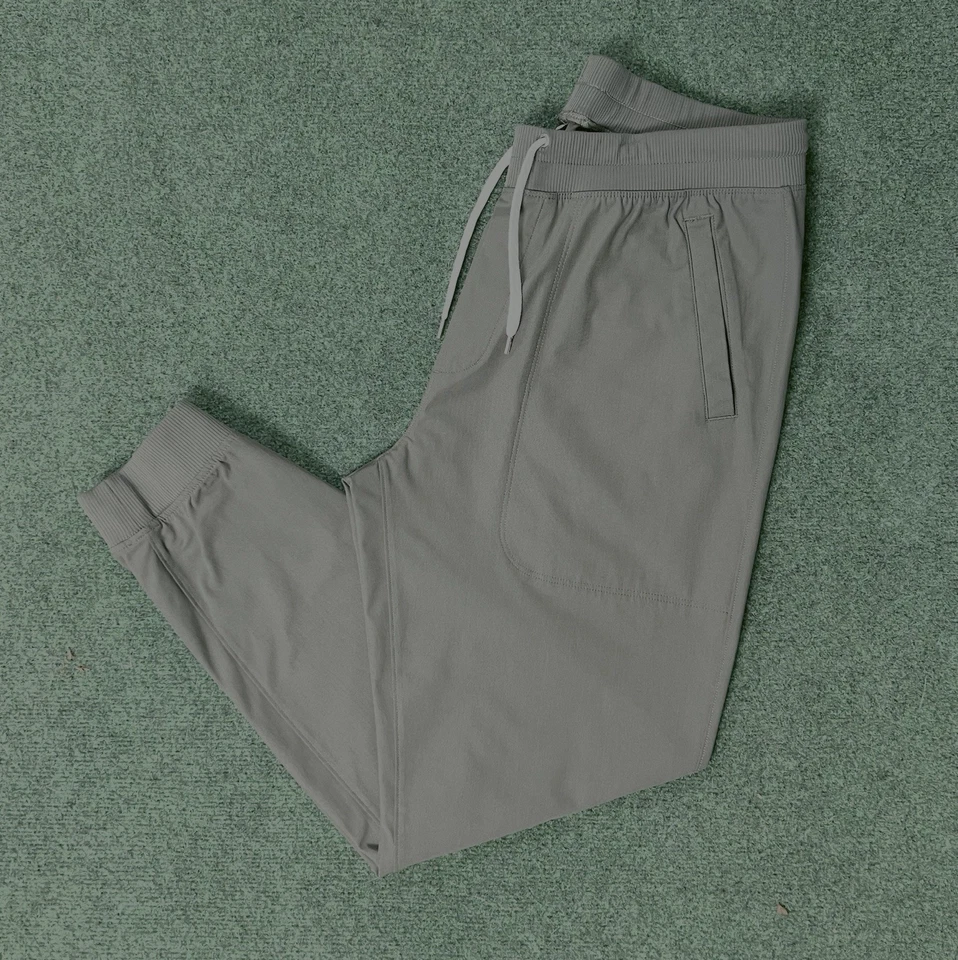 Vuori Men's Meta Jogger XL Dark Oregano Green Olive Stretch Moisture Wicking UPF - Image 2 of 4