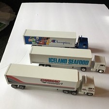 3 semi camions remorques tracteur Winross années 80