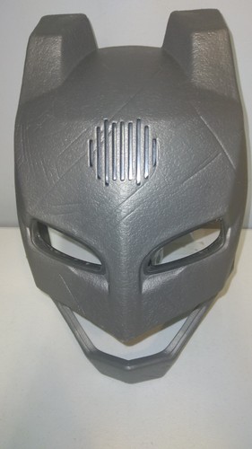Mattel Batman Dawn of Justice Light Up Talking Mask Cosplay 2015 Vs. Superman - Picture 2 of 22