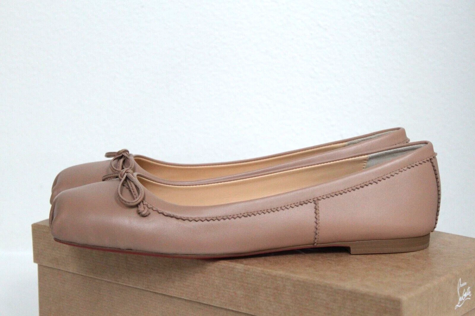 Christian Louboutin — 10.5 / 41 Christian Louboutin Mamadrague Blush Tan Leather Ballet Bow Flat Shoes
