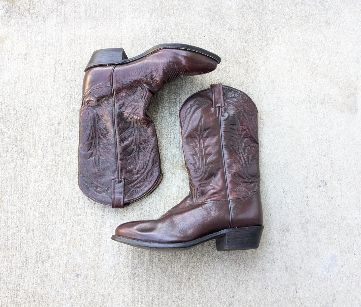 Tony Lama Cowboy Boots Burgundy Leather Men display picture 2
